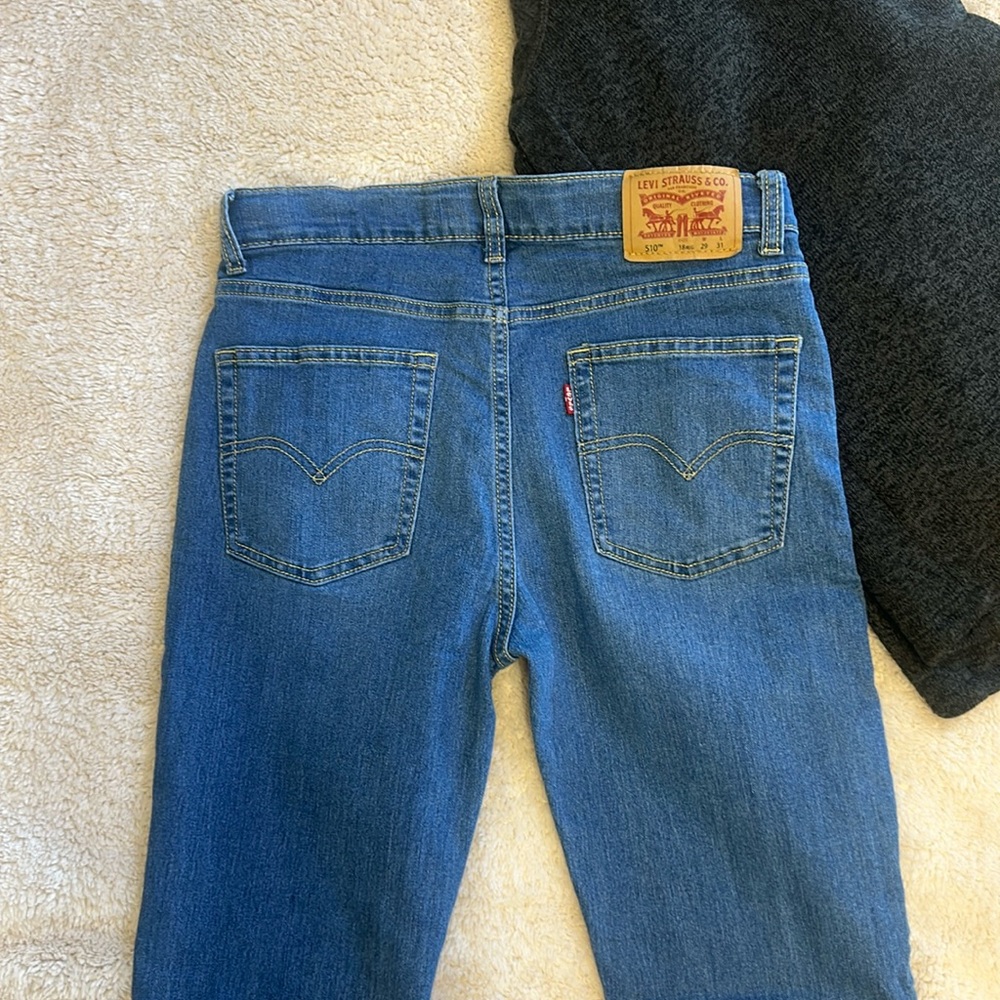 Levi’s red tag